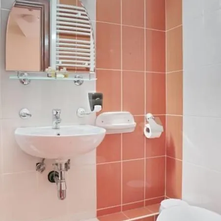 Happy Star Club gostionica 3*