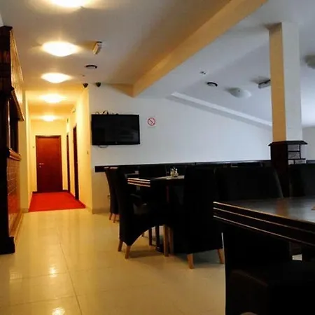 Inn Happy Star Club Belgrade