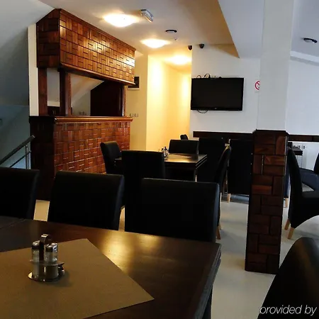 Inn Happy Star Club Belgrade